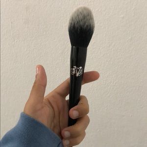 Kat Von D Setting Powder Brush
